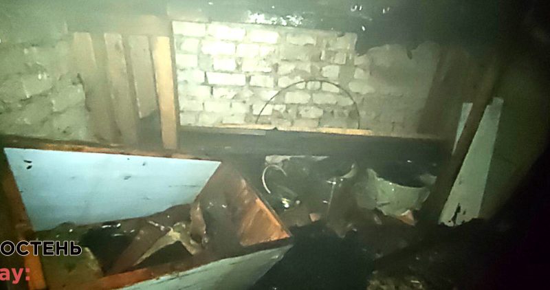Під час гасіння пожежі в селищі Коростенського району вогнеборці врятували чоловіка