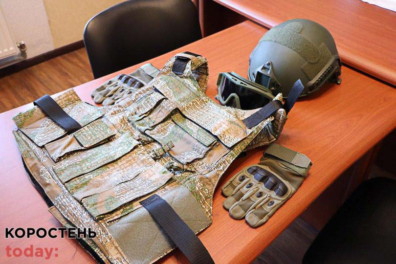 Трьом військовим з Олевщини передали спорядження, придбане за кошти від благодійних заходів та ярмарок
