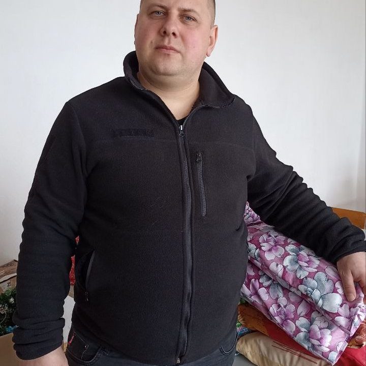 У Лугинському ліцеї шиють подушки, плетуть маскувальні сітки та зробили понад 2 тисячі окопних свічок
