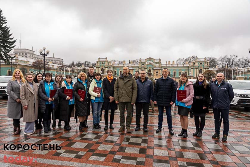 Центри ПМСД у Коростенській, Овруцькій та Олевській громадах отримали спеціалізовані автомобілі