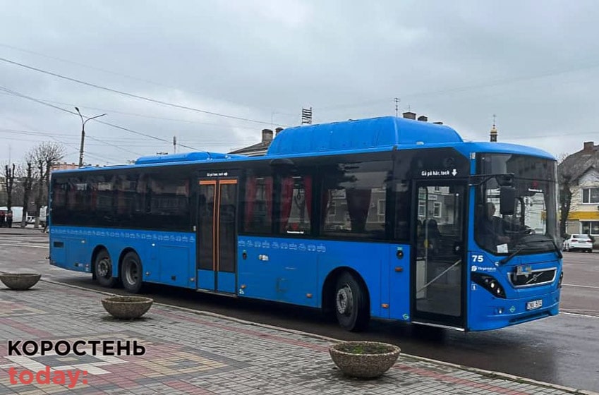 Мер Коростеня похвалився автобусом, який благодійники передали на потреби 115-ї бригади