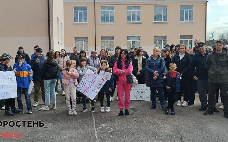 Єдиний на дистанційці: батьки дітей та вчителі ліцею №8 вимагають від влади Коростеня пришвидшити будівництво укриття