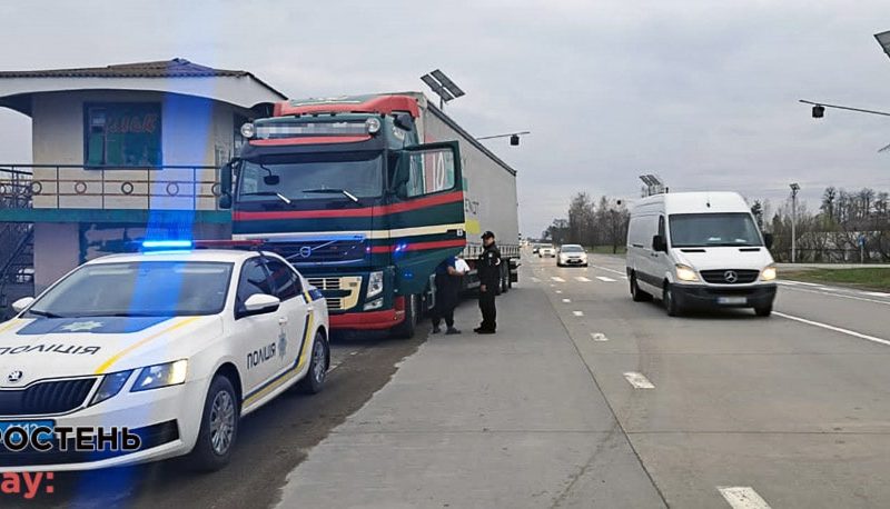 З початку квітня на дорогах Житомирщини поліцейські зареєстрували понад 6 тисяч адмінправопорушень