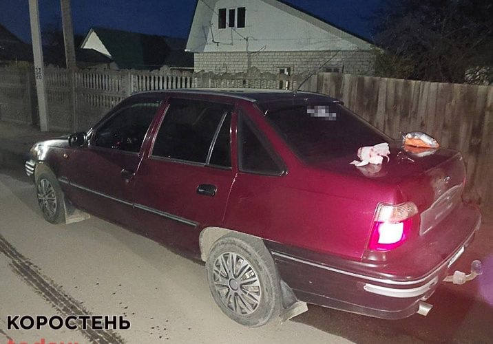 У Коростені водій таксі отримав ножове поранення від пасажирів, бо не захотів чекати (ФОТО)