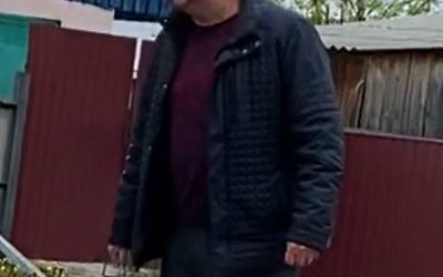 У Коростені “зграя” чоловіків напала на жінок: вирвали волосся та погрожували зброєю (ВІДЕО)