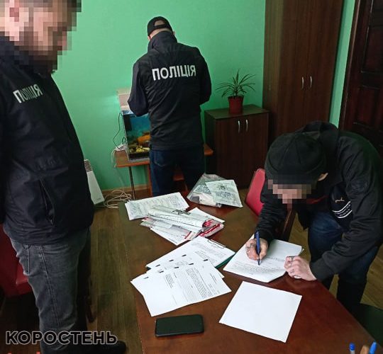 Утриманець виправної колонії на Житомирщині залучив “колег”, які називались військовими та продавали фіктивний товар