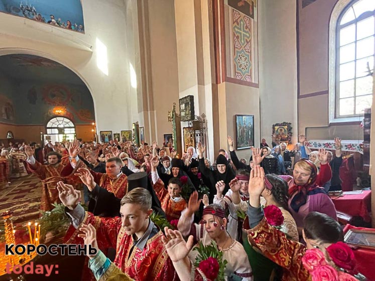 В Овручі “московські” віряни проголосували за вірність УПЦ (ФОТО)