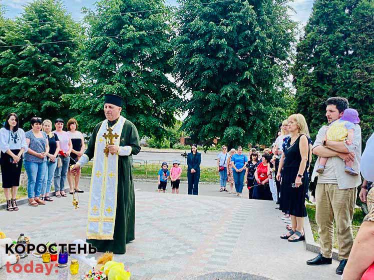 У Коростені поминальною панахидою вшанували пам’ять дітей, які загинули під час війни