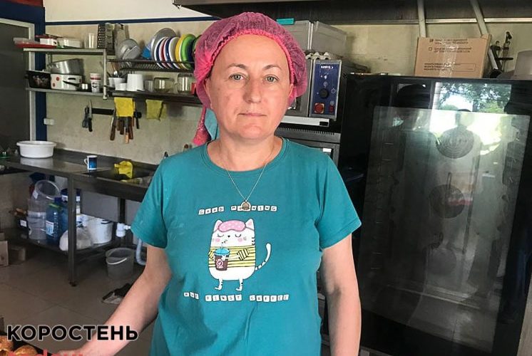 В Овручі за 5 місяців місцеві жительки спекли 50 тис. булочок: за виручені кошти купили теплевізори, квадрокоптер та біноклі