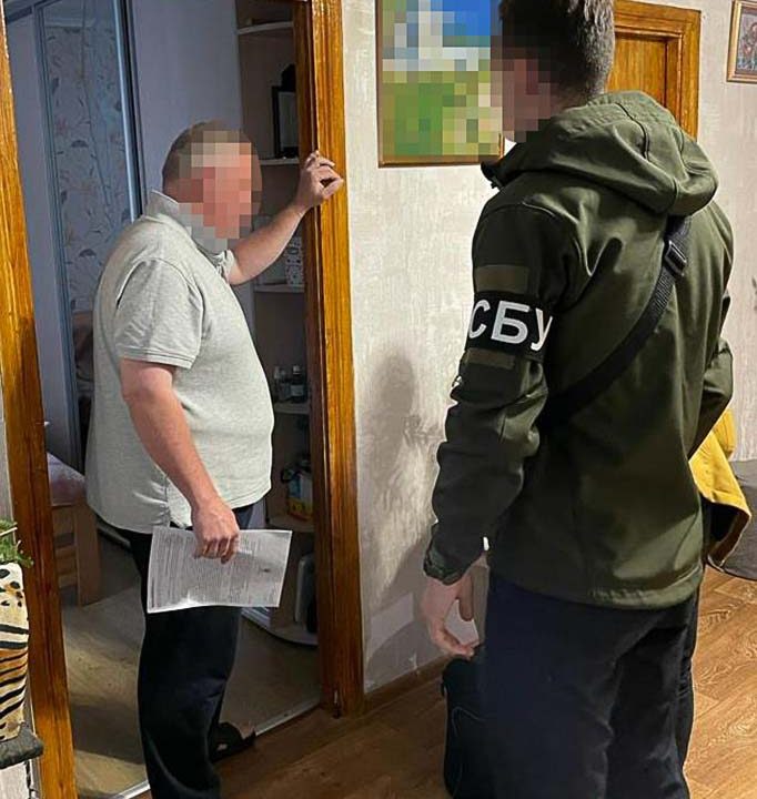 Виправдовували збройну агресію росії – у Коростені СБУ викрила паламаря одного з храмів та залізничника