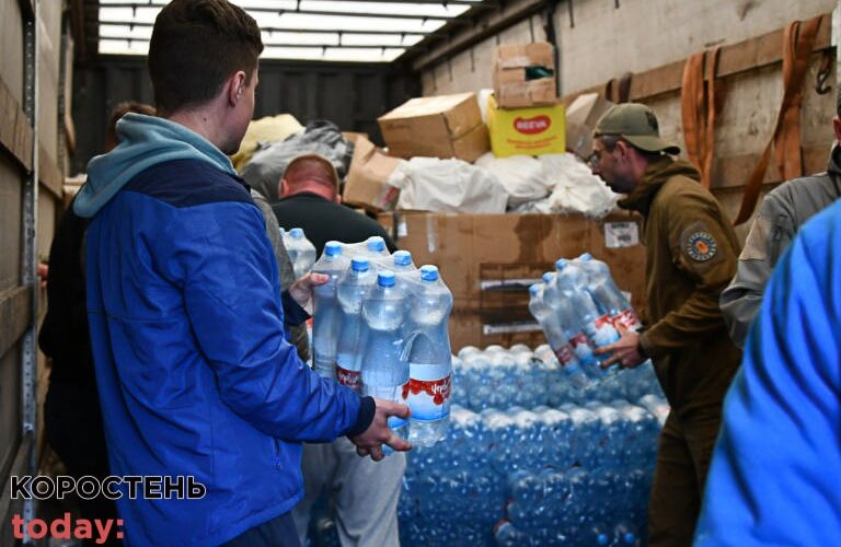 З Житомирської області до Херсонщини відправили 30 вантажівок