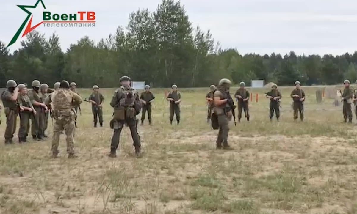 “Вагнерівці” тренують білоруську тероборону під Осиповичами (ФОТО)
