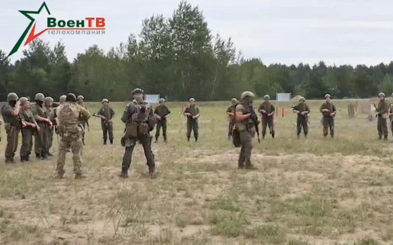 “Вагнерівці” тренують білоруську тероборону під Осиповичами (ФОТО)