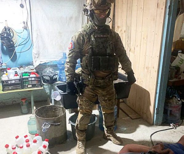 В одному з нежитлових будинків на Коростенщині двоє чоловіків виготовляли амфетамін