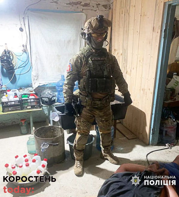 В одному з нежитлових будинків на Коростенщині двоє чоловіків виготовляли амфетамін