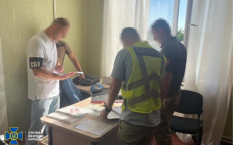 У Житомирській області «на гарячому» спіймали голову військово-лікарської комісії, яка заробляла на ухилянтах