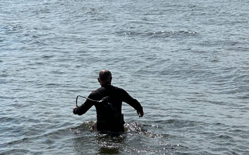 У Малині водолази спільно з комунальниками намагались відновити водопостачання в місті