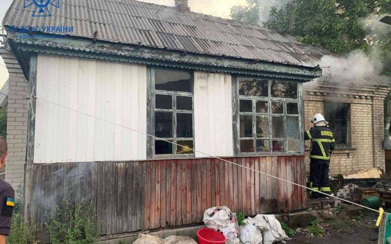 У селищі на Житомирщині в будинку на пожежі загинув 13-річний хлопчик