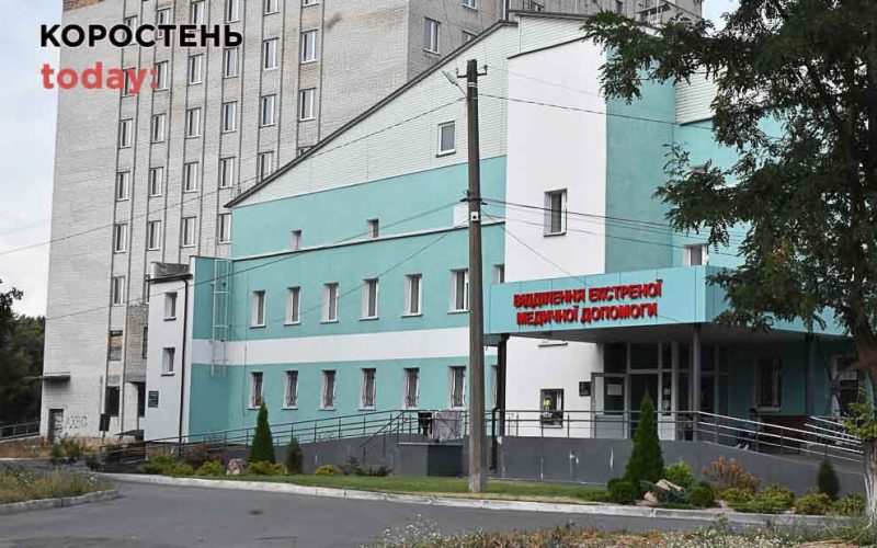 Коростенські депутати ходили дивитись заклади охорони здоров’я: гендиректор лікарні пожалівся на відсутність належної стоянки