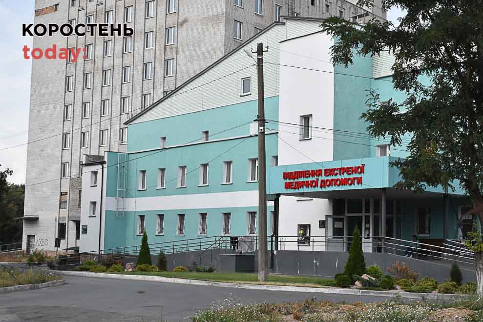 Коростенські депутати ходили дивитись заклади охорони здоров’я: гендиректор лікарні пожалівся на відсутність належної стоянки
