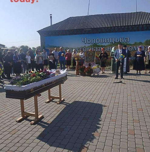 У Чоповичах попрощалися з відомим українським скульптором Василем Фещенком