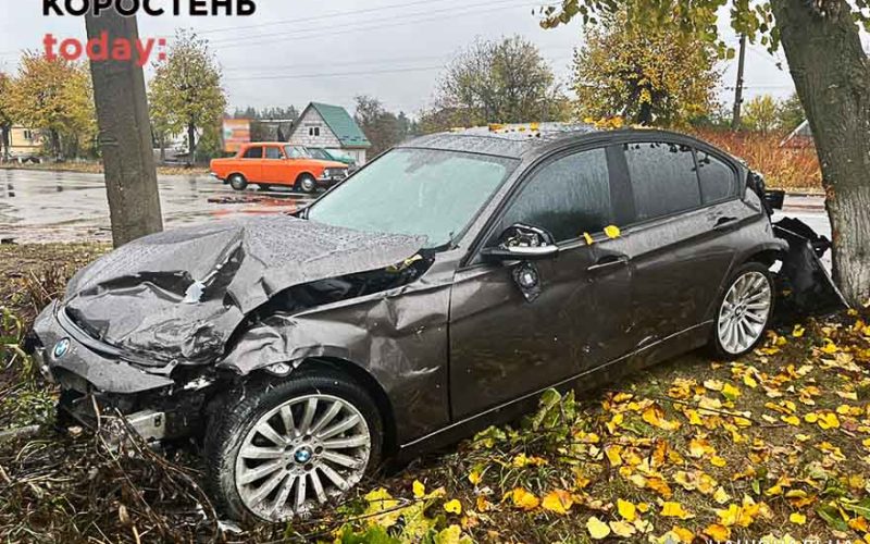 Подробиці автотрощі в Коростені: від зіткнення ВАЗ та BMW загинула жінка та ще двоє постраждали (ФОТО)