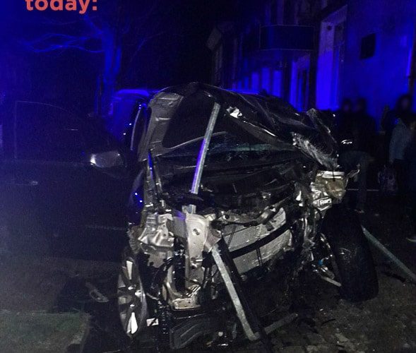 В Овручі киянин на Chevrolet з’їхав з дороги та врізався в житловий будинок: водій загинув