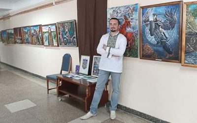 Художник з селища Коростенського району вшосте презентує виставку “Незламна”