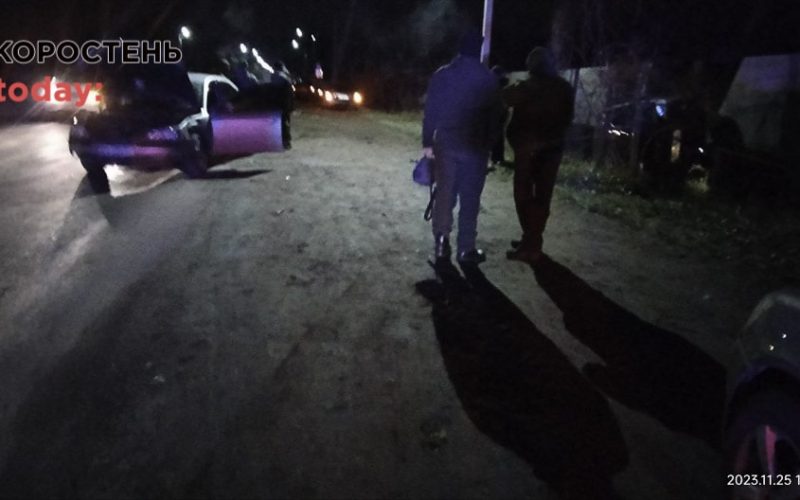 Подробиці ДТП на вихідних у Коростені: від удару з “Форд” перекинулась “Дачіа”