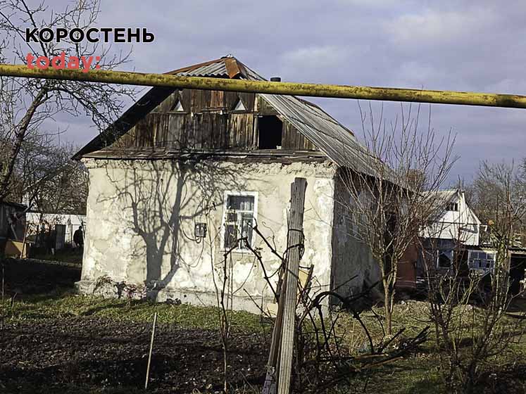За добу в Олевську горів житловий будинок та авто