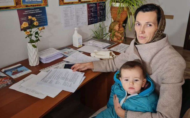 На Овруччині жінка не може здати папери на компенсацію через помилку в документах