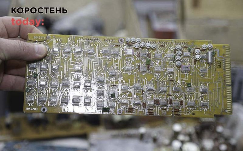 Кошти, які будуть виручені від продажу дорогоцінних металів з плат, що були знайдені на Житомирщині, підуть до держбюджету