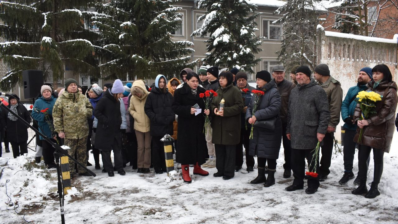 У Коростені відкрили меморіальну дошку захиснику України Віталію Каленському