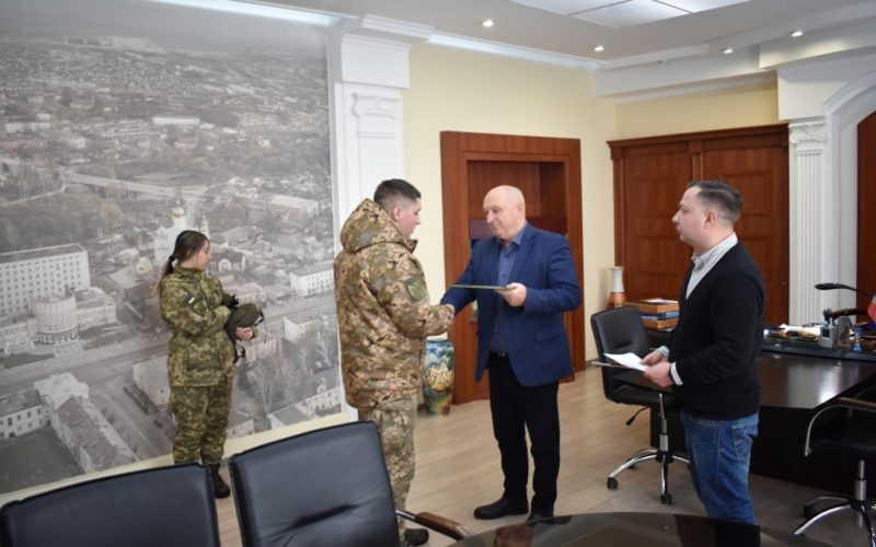 Мер Коростеня нагородив грамотами та подяками військовослужбовців