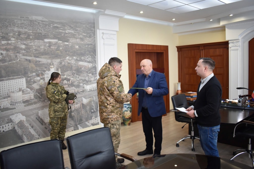 Мер Коростеня нагородив грамотами та подяками військовослужбовців