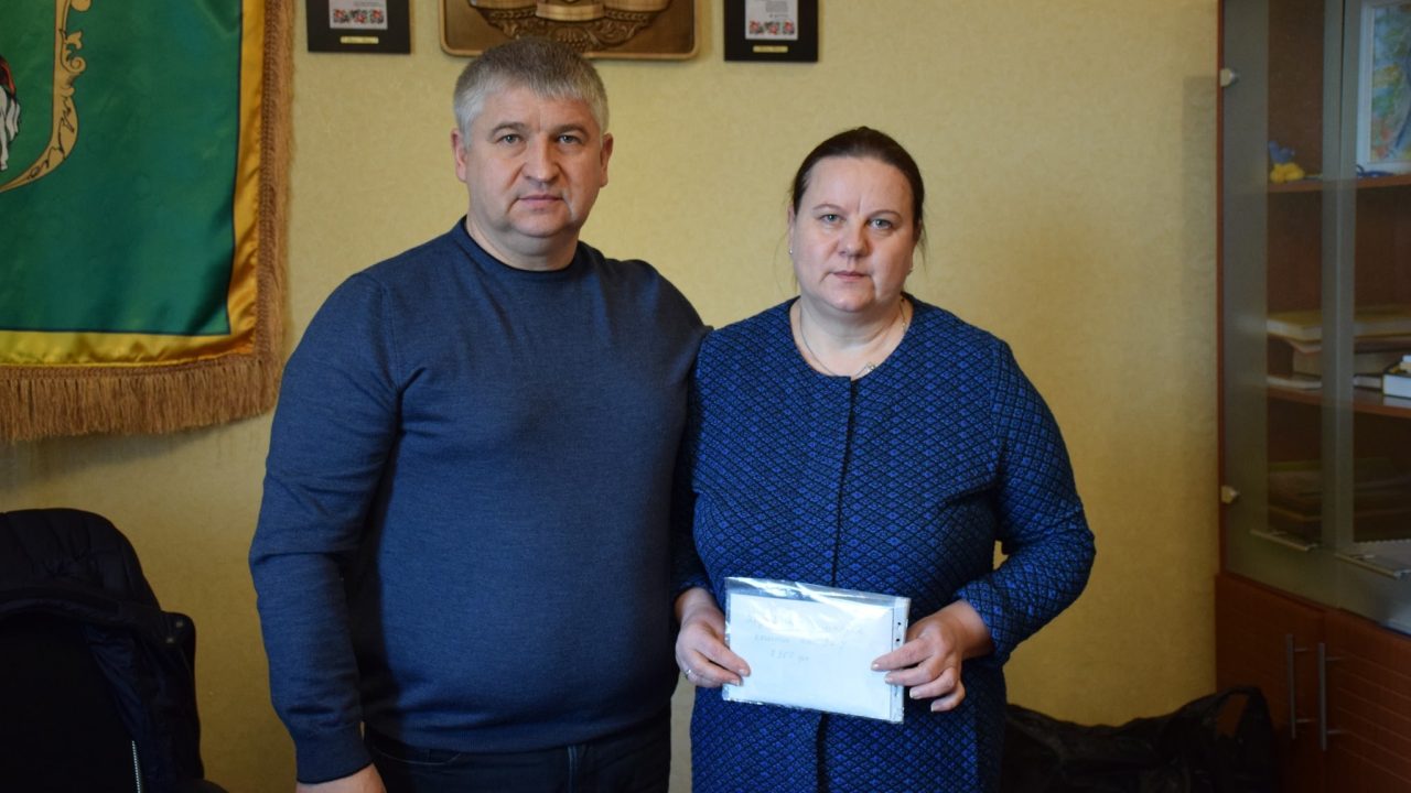 Жителі Олевської громади у грудні під час ярмарок та концертів зібрали майже 60 тис. грн на потреби військових