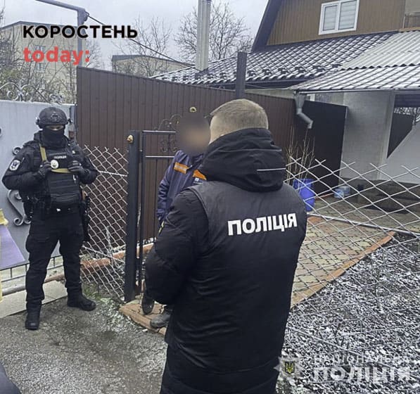 Вимагали надумані борги з мешканців Коростеня: поліція затримала групу рекетирів