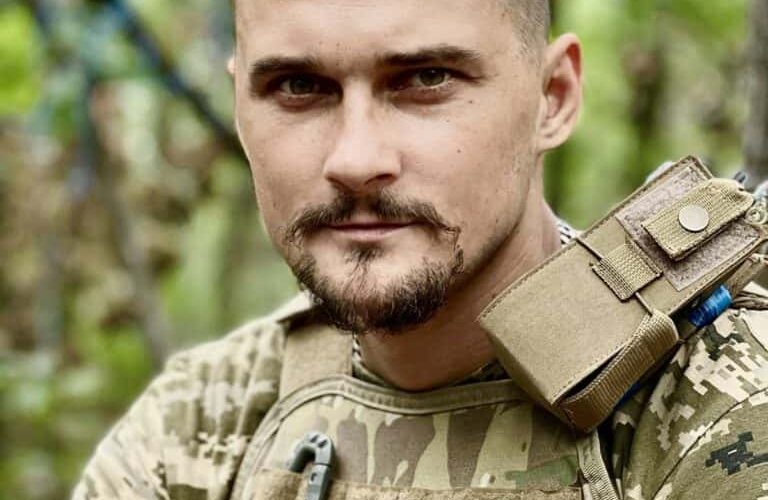 Двом військовим з Житомирщини президент вручив сертифікати на квартиру