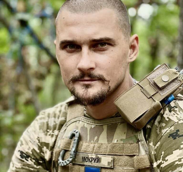 Двом військовим з Житомирщини президент вручив сертифікати на квартиру