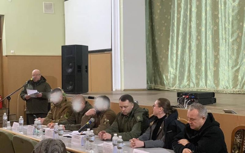 В Овручі рідні військовополонених та безвісно зниклих зустрічались з представниками Координаційного штабу