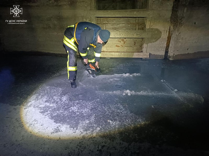 На ставку в Житомирській області за допомогою камер підводної зйомки виявили тіло чоловіка