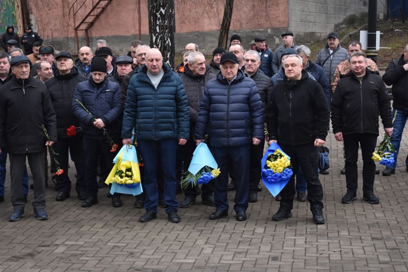 У Коростені хвилиною мовчання та покладанням квітів вшанували пам’ять учасників бойових дій на території інших держав