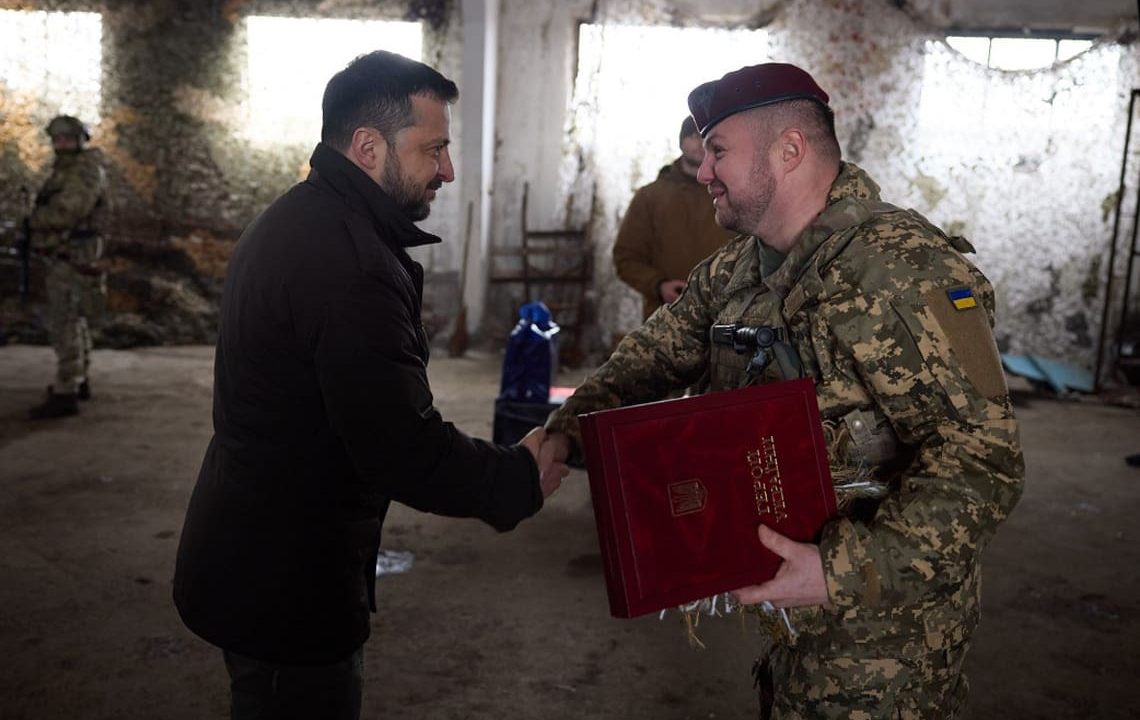 Президент присвоїв командиру житомирської бригади звання Героя України та вручив орден