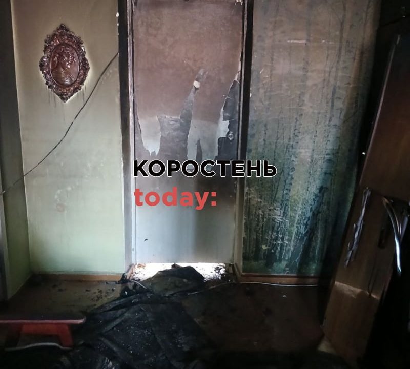 На Шевченка в Коростені горіла квартира в п’ятиповерхівці: рятувальники виявили тіло жінки