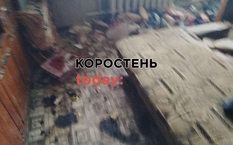 Горіли домашні речі – у Коростені на Ковельській із задимленої квартири рятувальники вивели 58-річного чоловіка