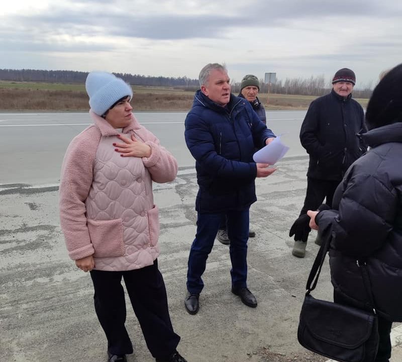 Жителі одного з сіл Коростенщини через “чорнобильські виплати” збирались перекривати міжнародну трасу