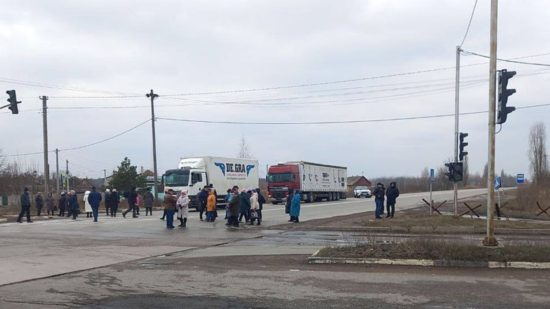 Рух транспорту на трасі поблизу Коростеня – відновлено
