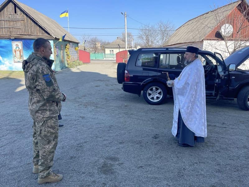 Малинська громада передала військовим автомобіль