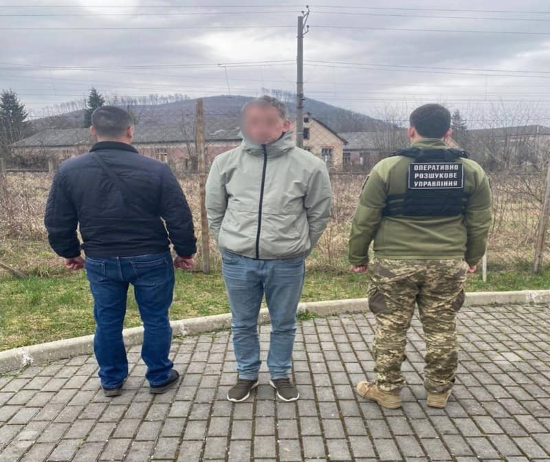 Троє Жителів Житомирщини намагались перетнути кордон зі Словаччиною, але їх затримали