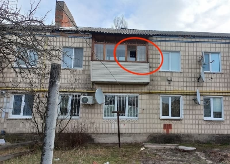 Вистрибнув з балкона через ревнощі – у Малині сімейні пристрасті ледь не закінчились смертельно